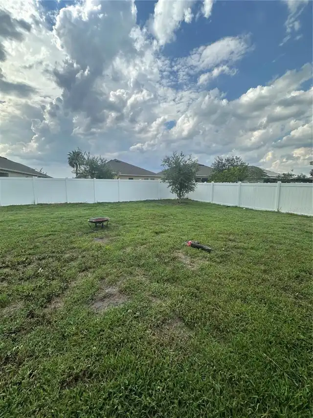 Listing Photo 11