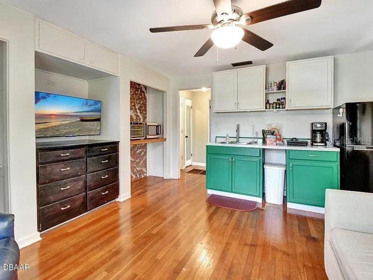Listing Photo 8