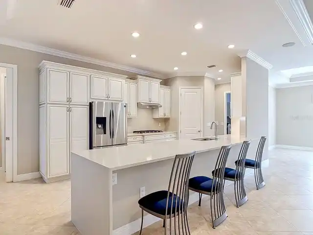 Listing Photo 9
