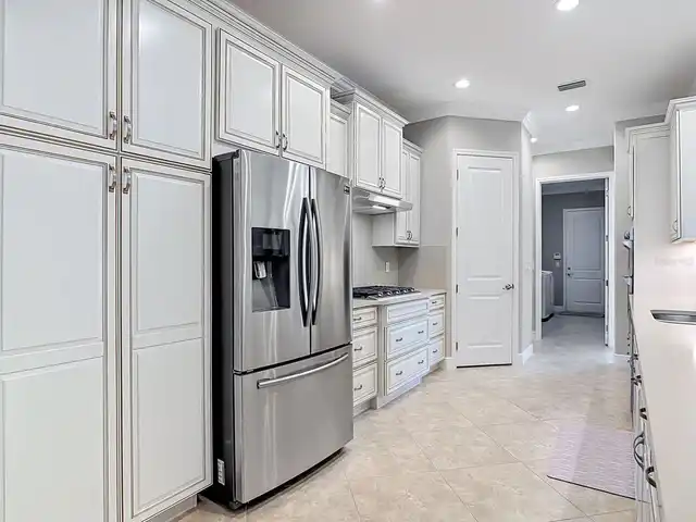 Listing Photo 12