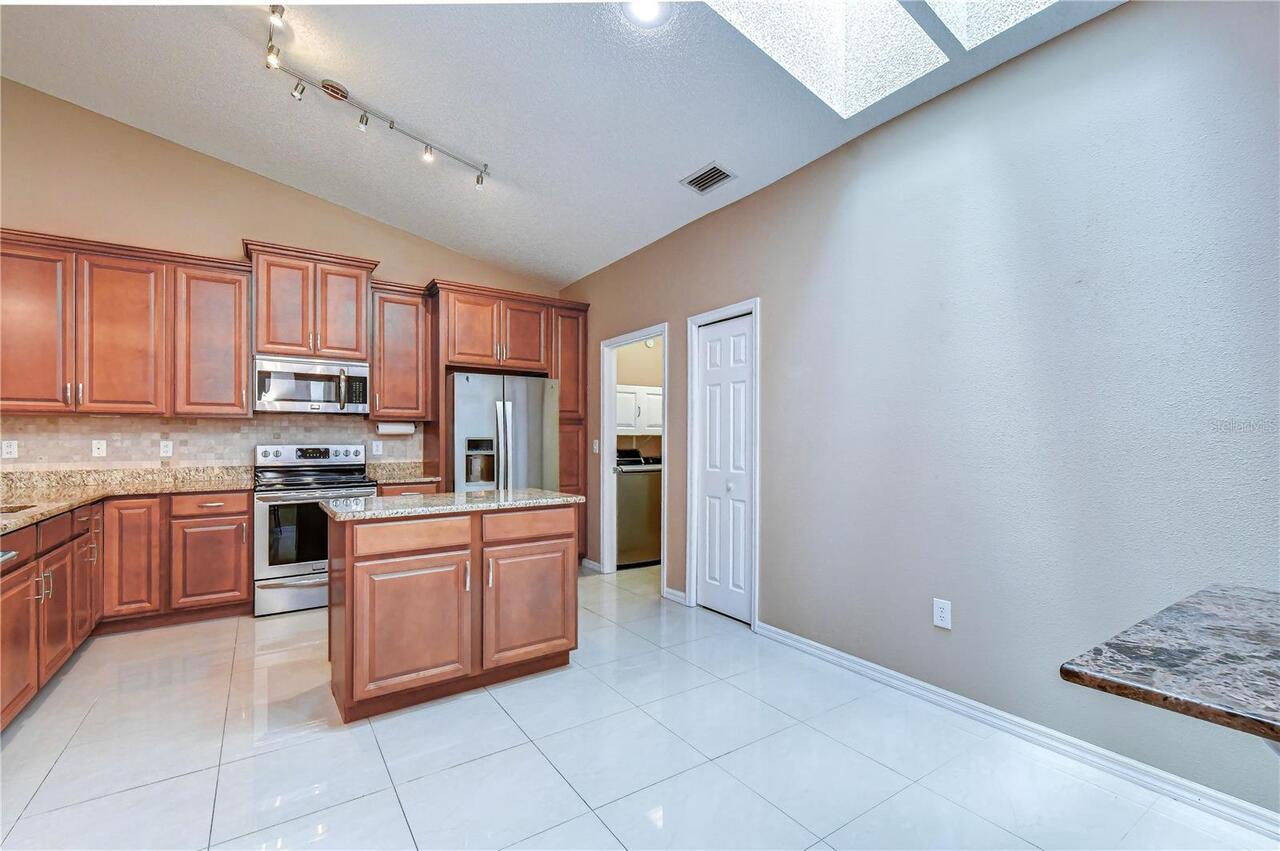 Listing Photo 8