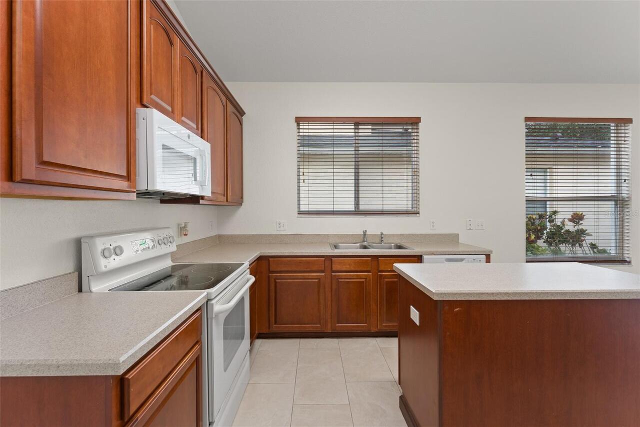 Listing Photo 8
