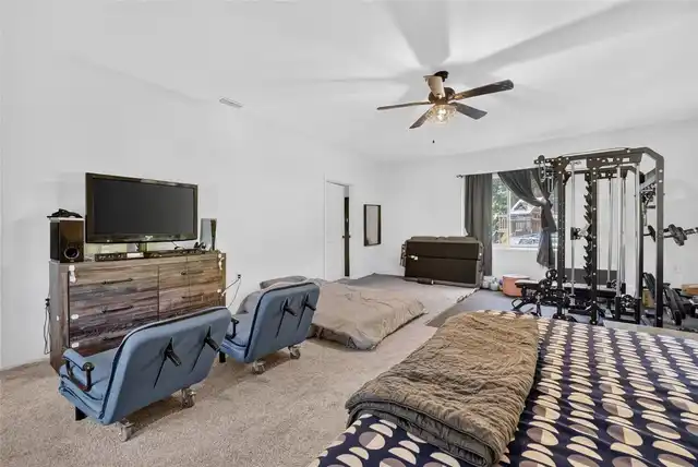 Listing Photo 17