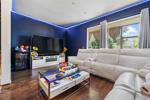 Listing Photo 7