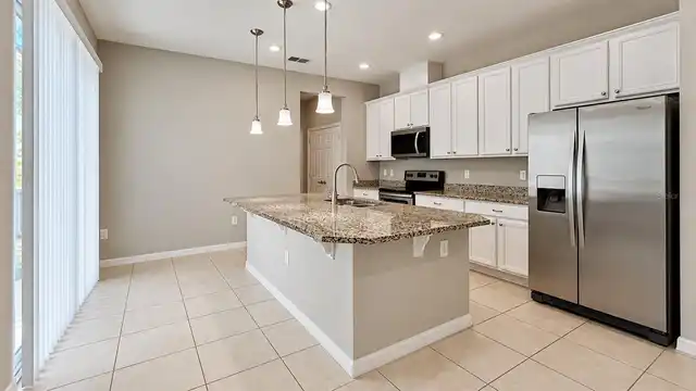 Listing Photo 10