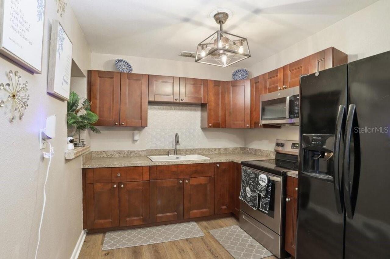 Listing Photo 7
