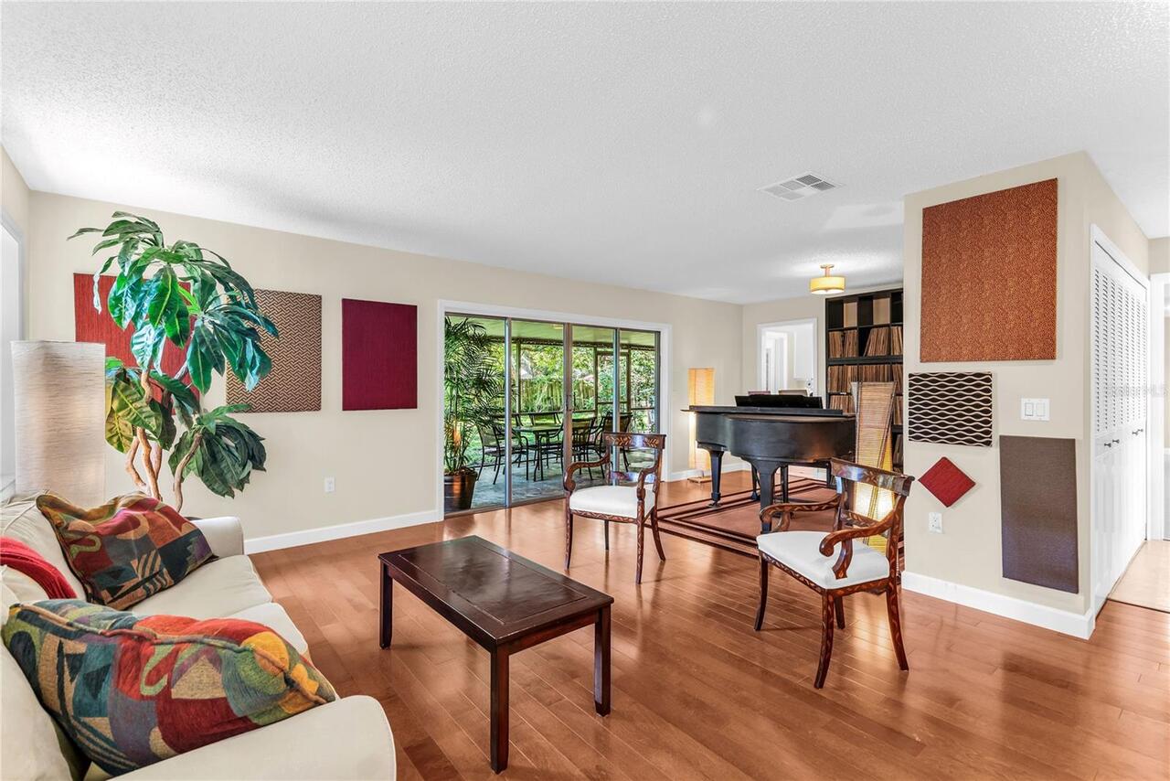 Listing Photo 9