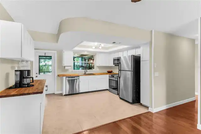 Listing Photo 11