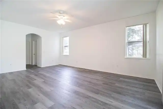 Listing Photo 14