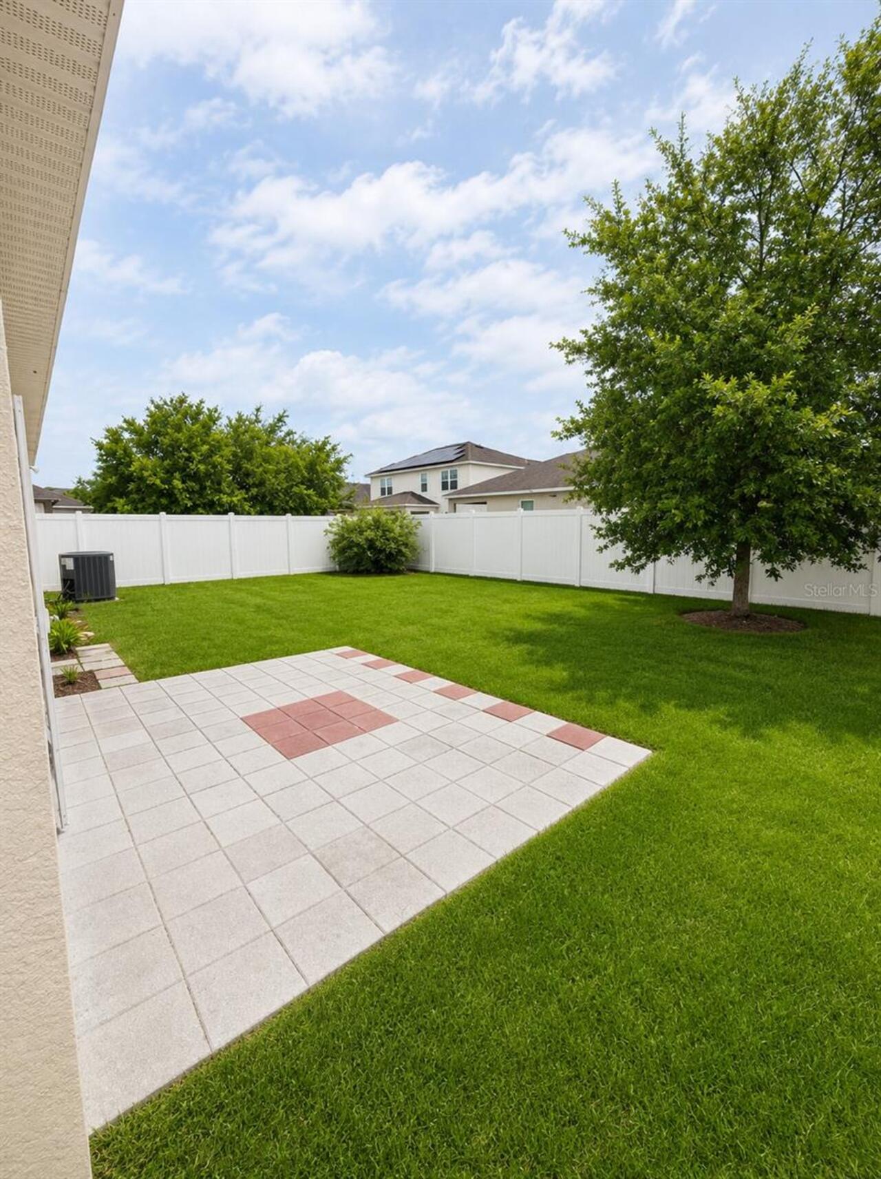 Listing Photo 10