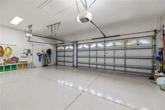 Listing Photo 9