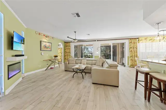 Listing Photo 17