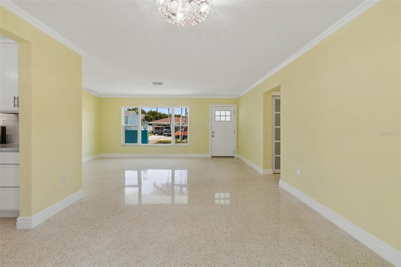 Listing Photo 14