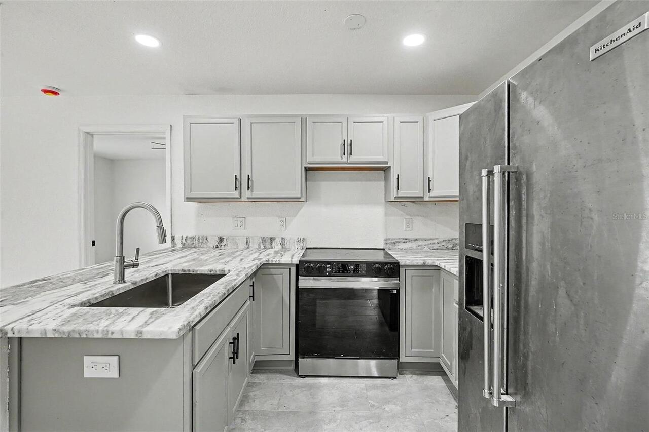 Listing Photo 9