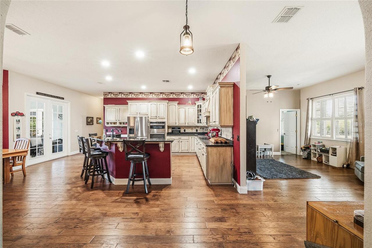 Listing Photo 8