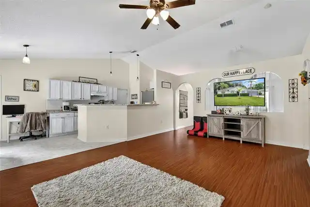 Listing Photo 7
