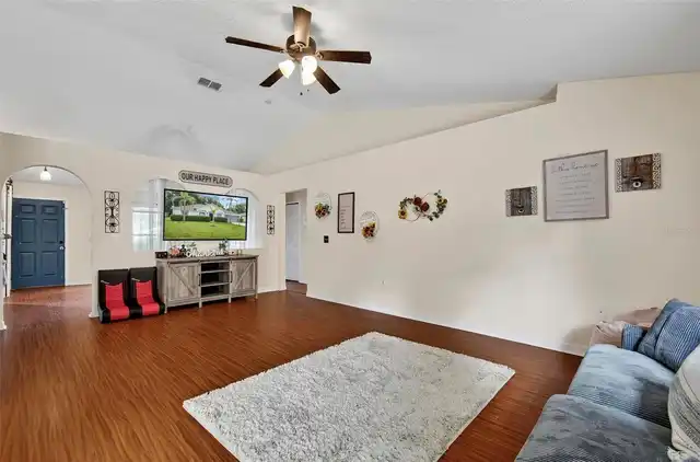 Listing Photo 9