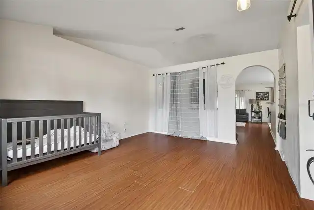 Listing Photo 17
