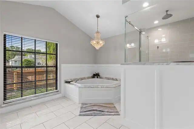 Listing Photo 14