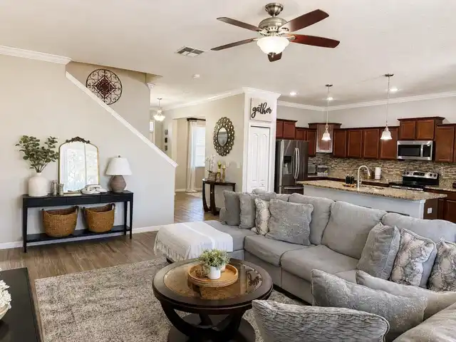 Listing Photo 10