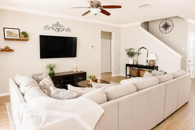 Listing Photo 12