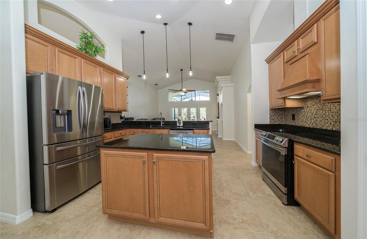 Listing Photo 11