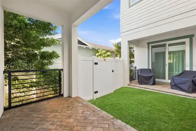 Listing Photo 9