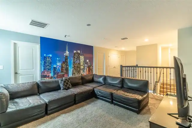 Listing Photo 14