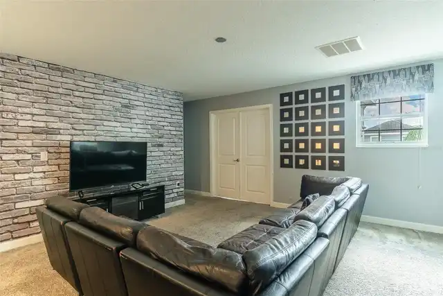 Listing Photo 15