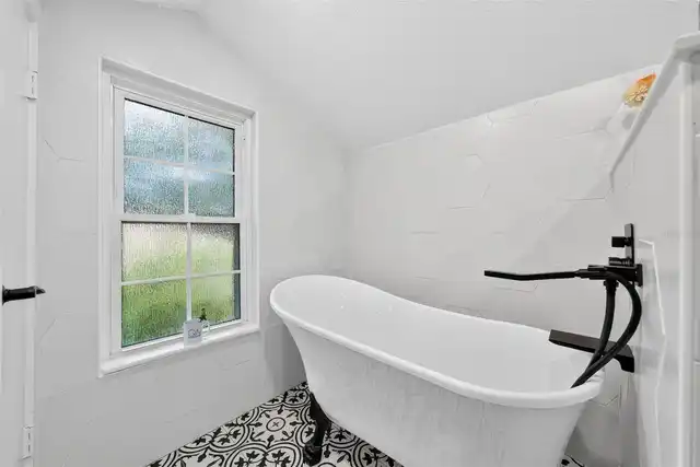 Listing Photo 17