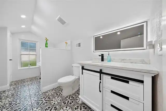 Listing Photo 18