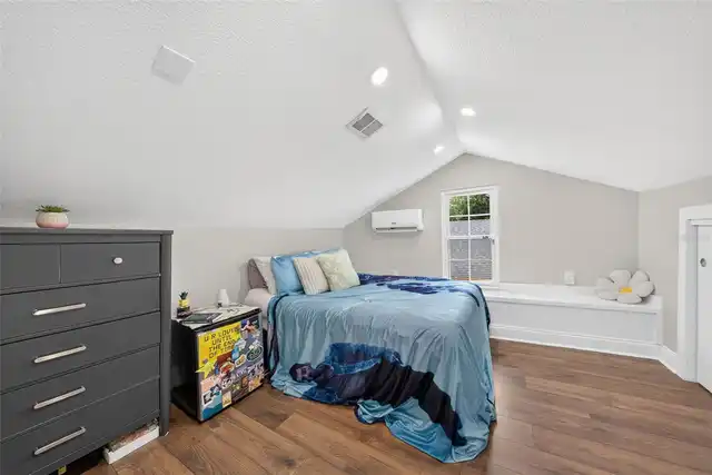 Listing Photo 19