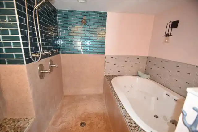 Listing Photo 11