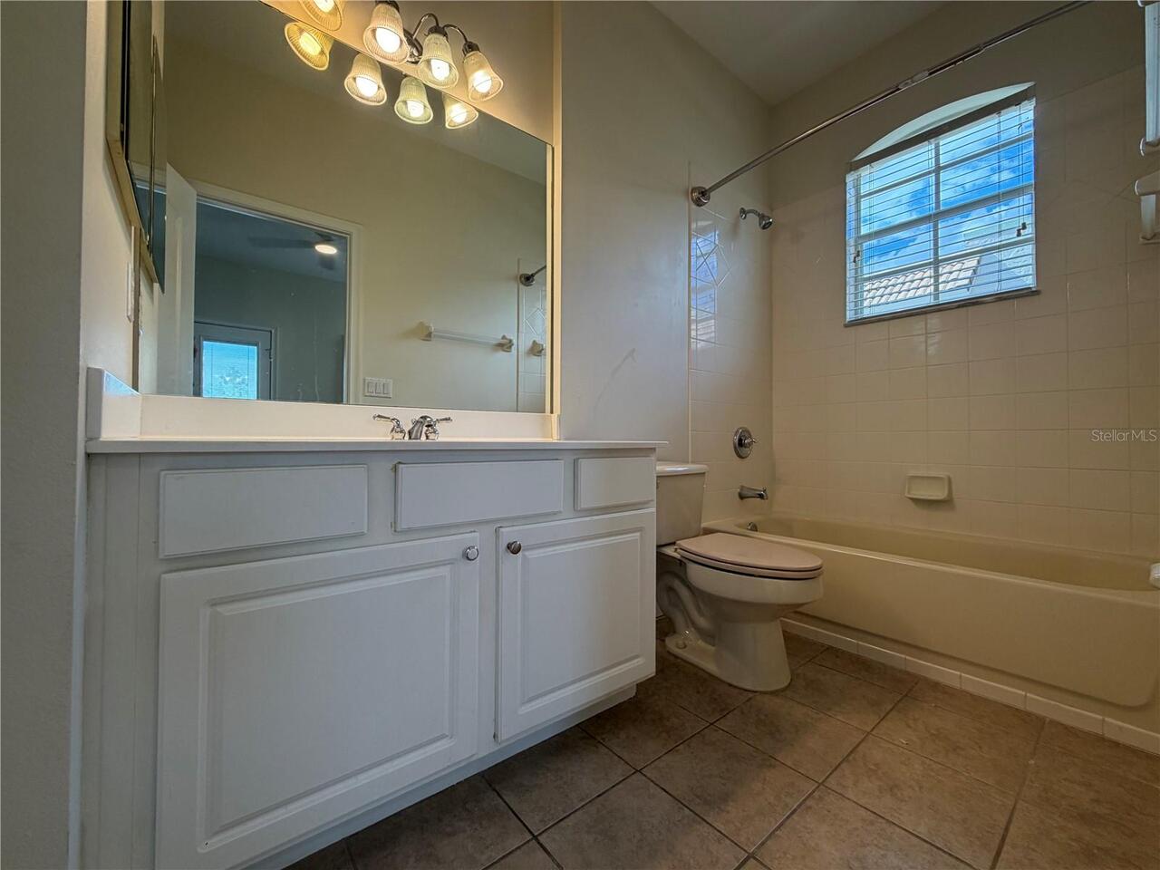 Listing Photo 11