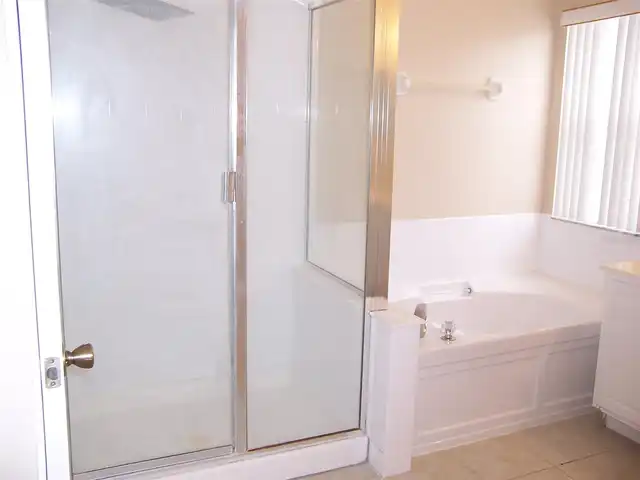 Listing Photo 12