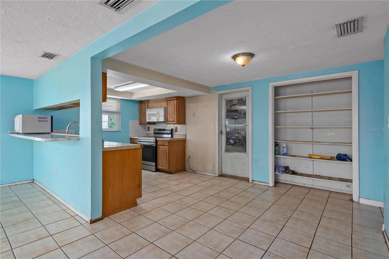 Listing Photo 12
