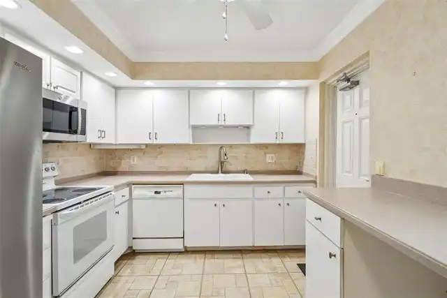 Listing Photo 10