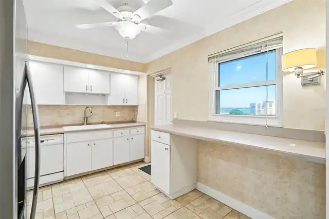 Listing Photo 11