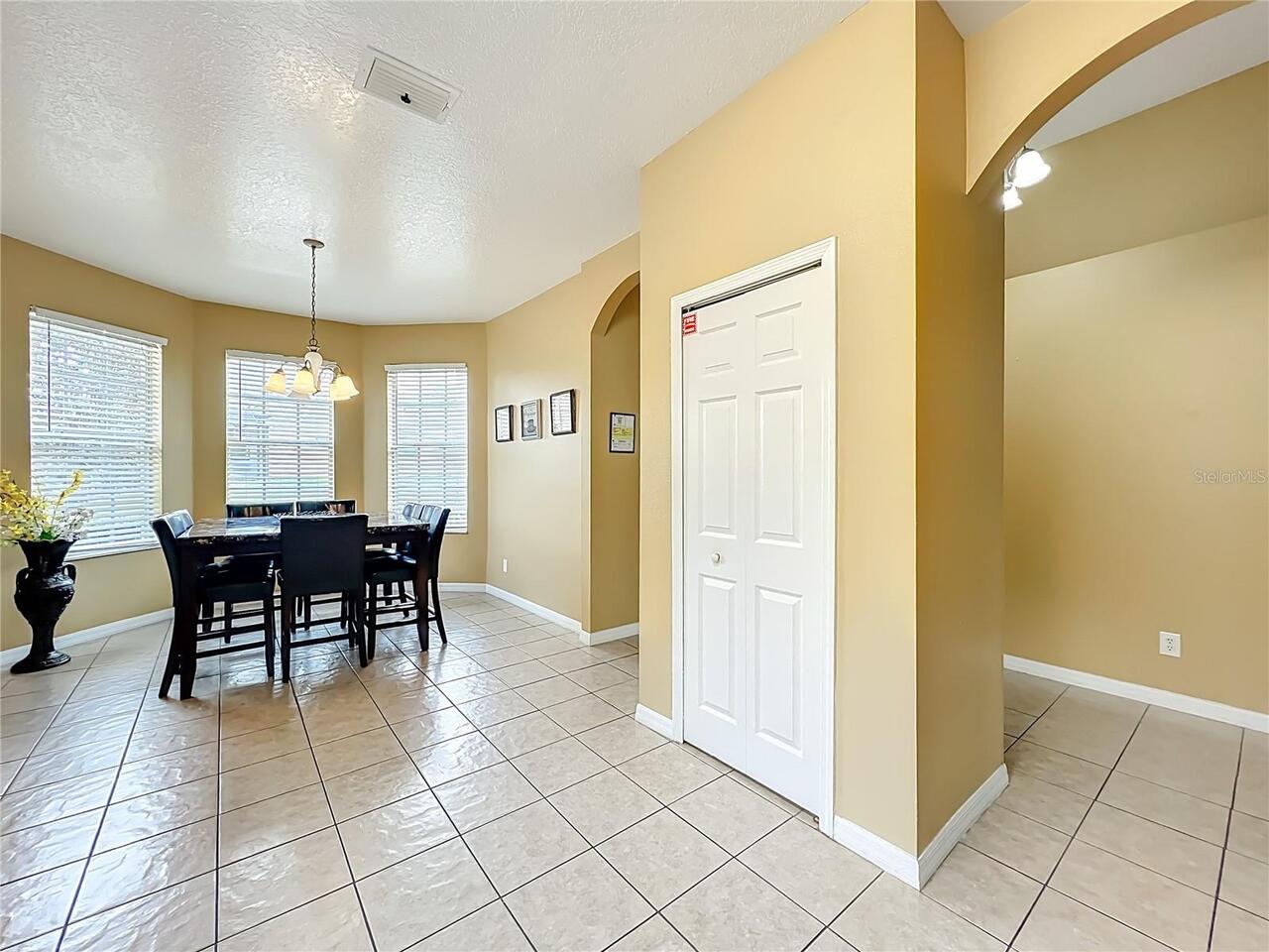 Listing Photo 14