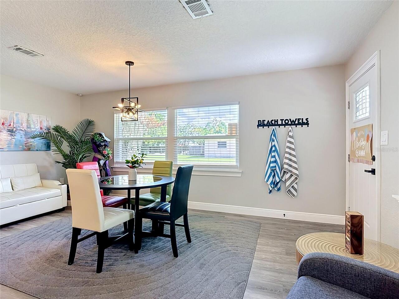 Listing Photo 8