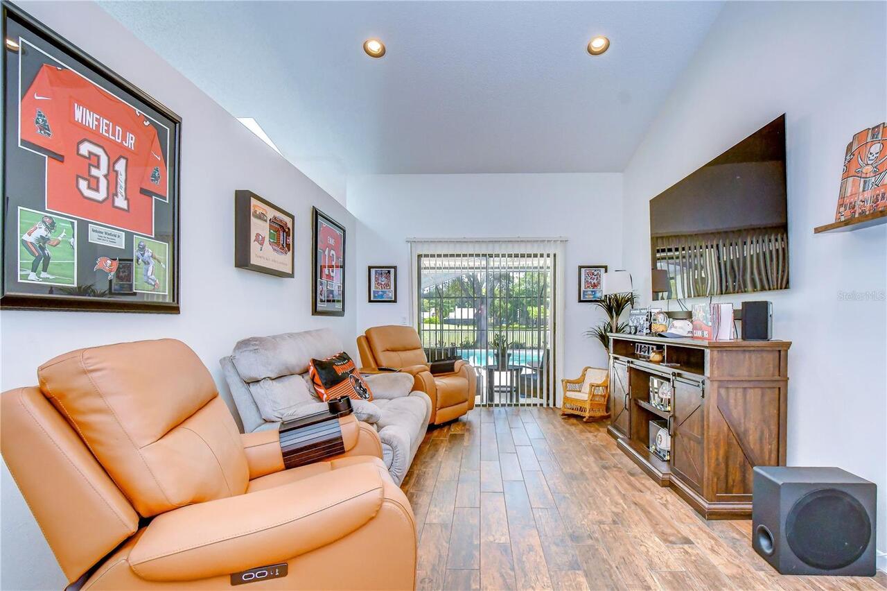 Listing Photo 9