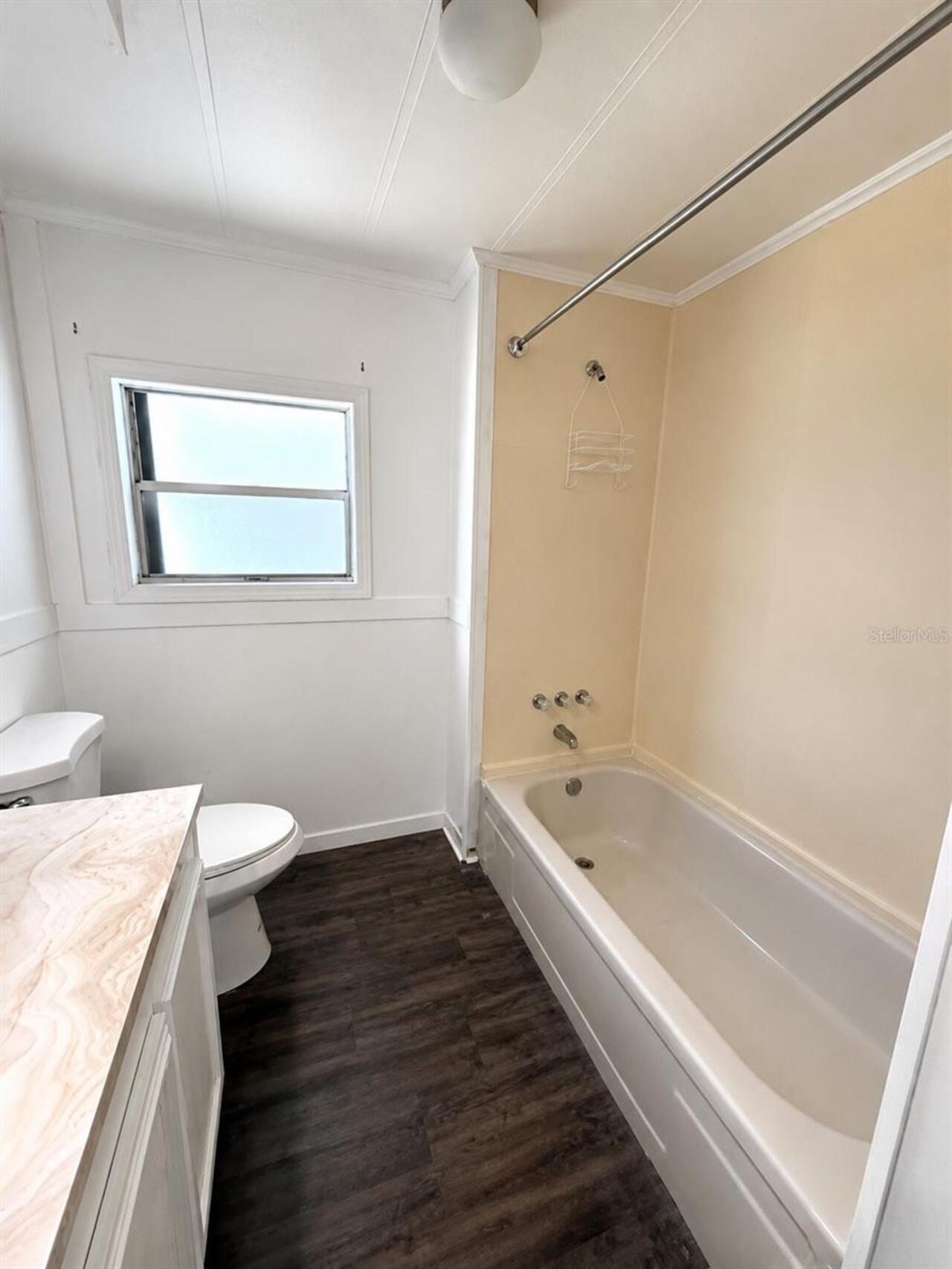 Listing Photo 12