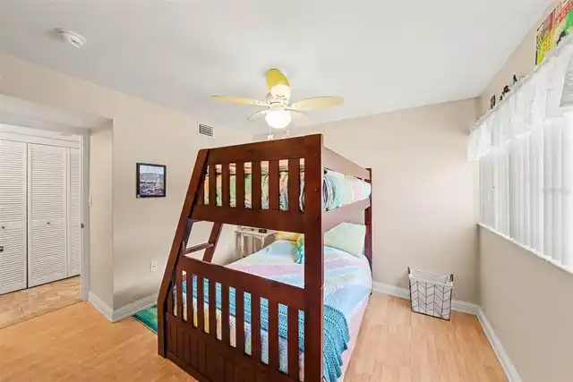 Listing Photo 16