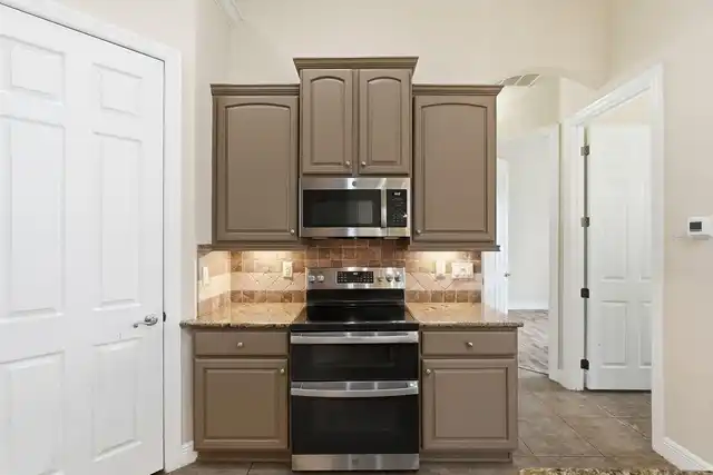 Listing Photo 23