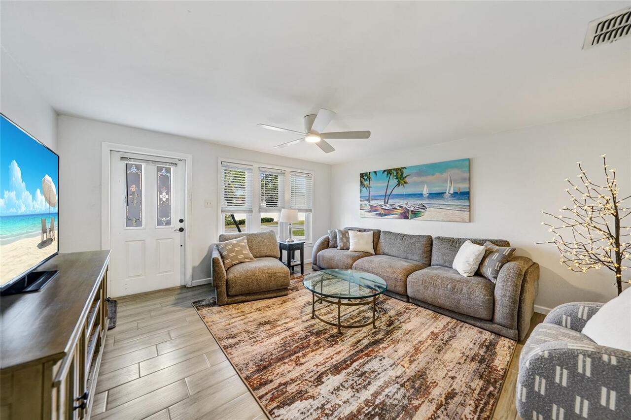 Listing Photo 6