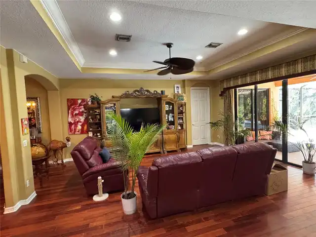 Listing Photo 16