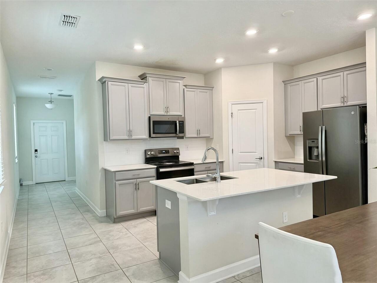 Listing Photo 12