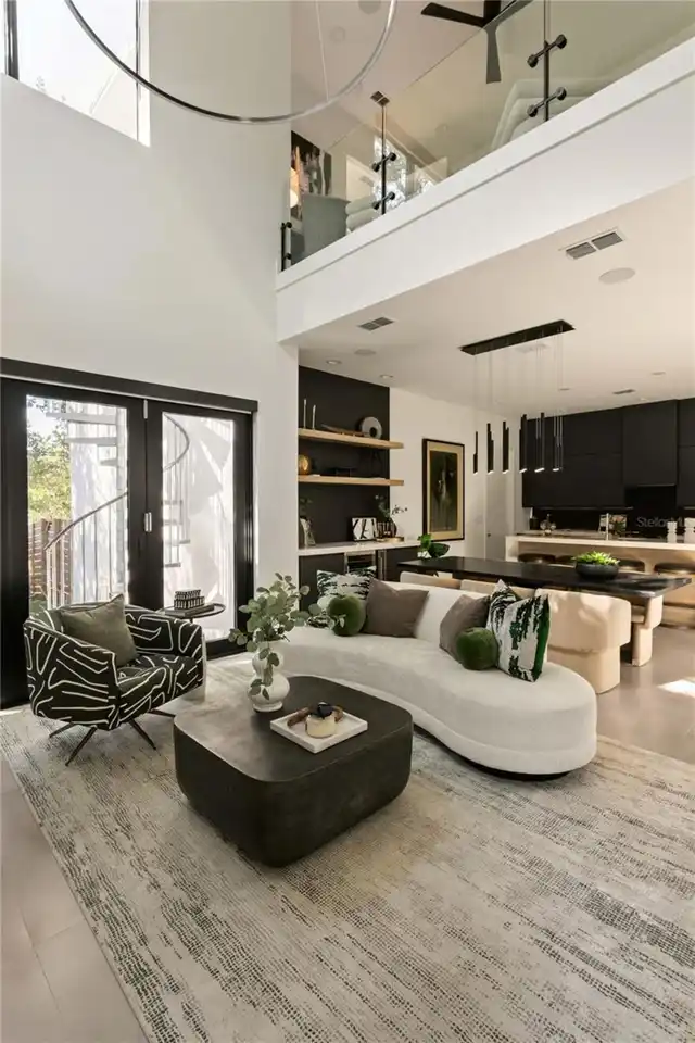 Listing Photo 10