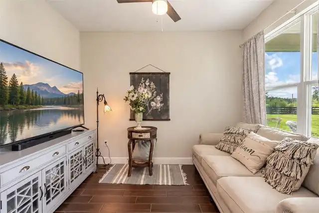 Listing Photo 15