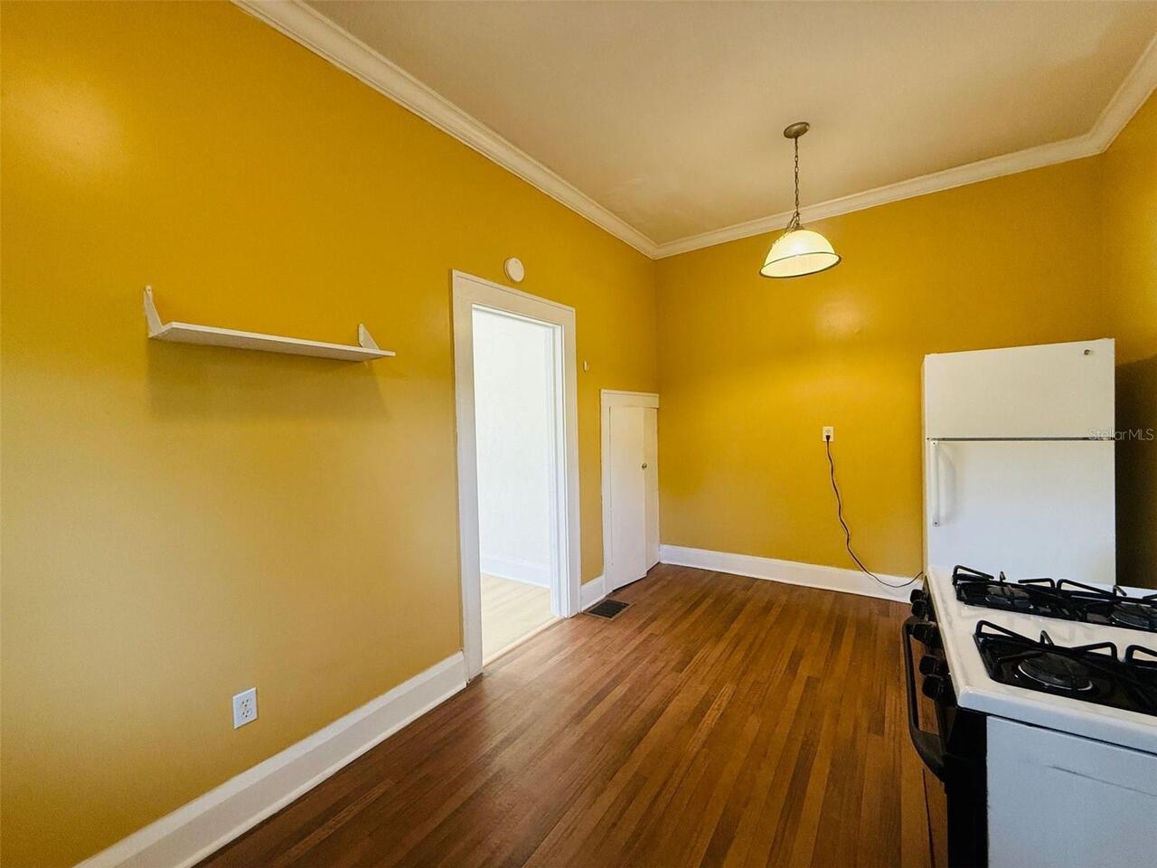 Listing Photo 9